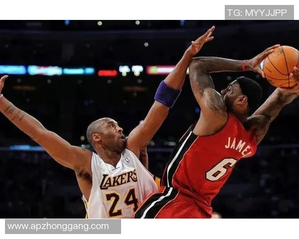 科比与詹姆斯巅峰对决单挑赛回顾与精彩瞬间分析